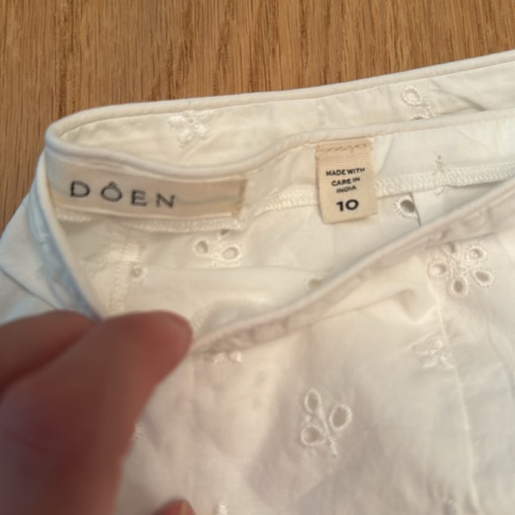 Doen shorts - Picture 3 of 3